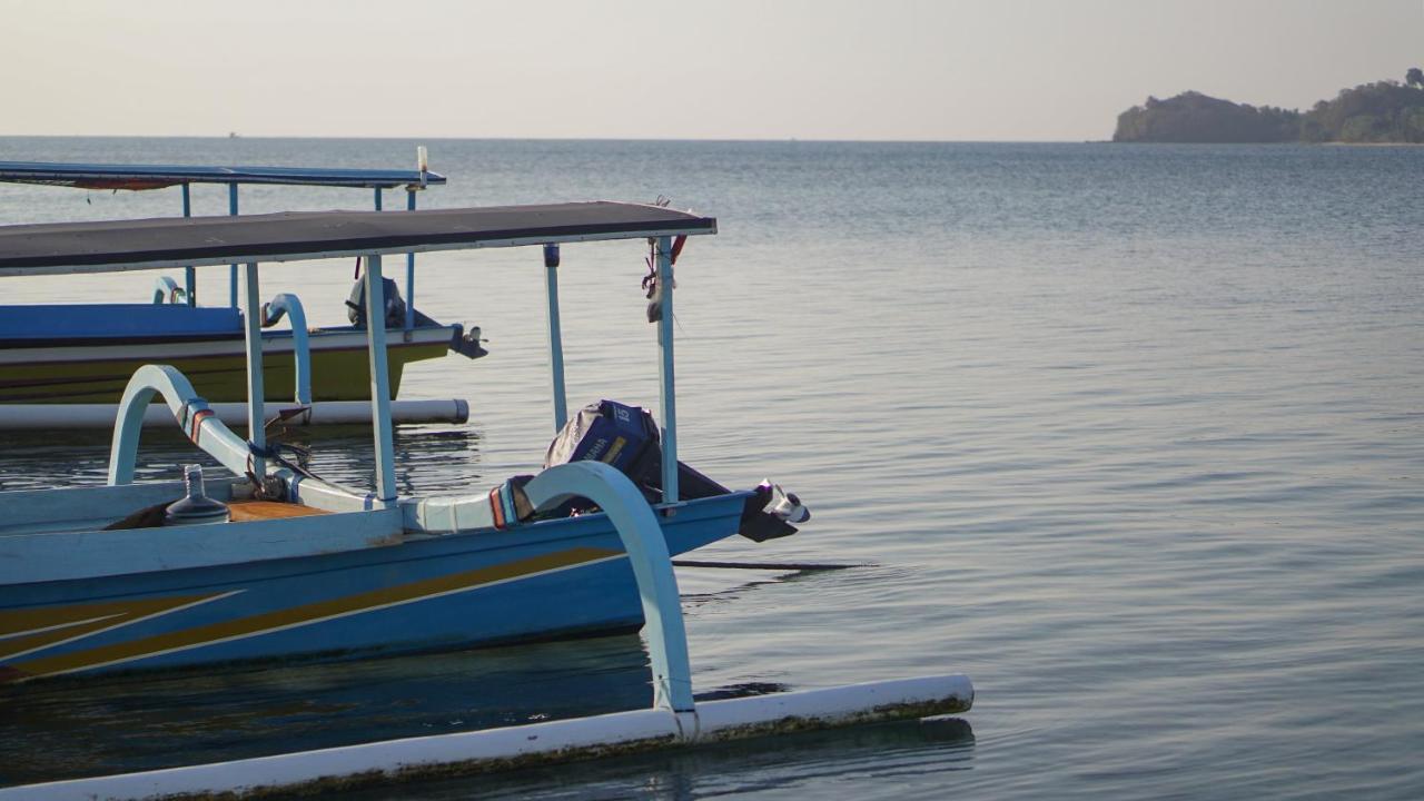 Bleu Mathis Gili Asahan Extérieur photo