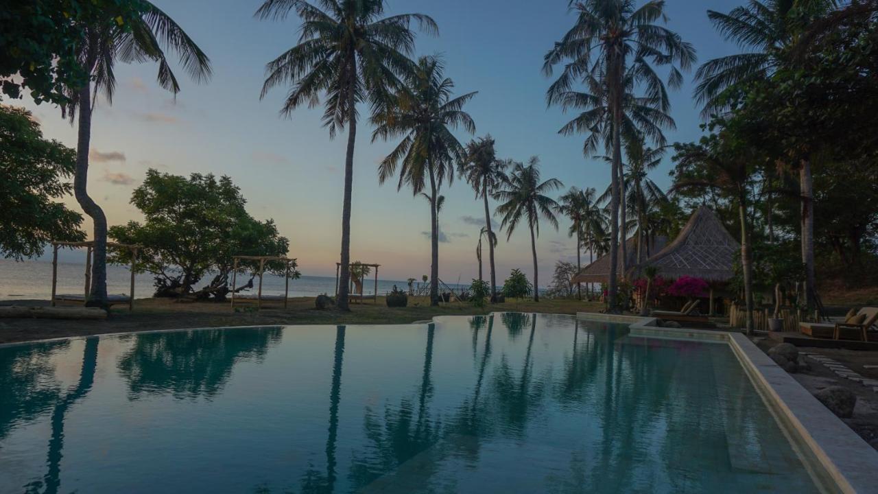Bleu Mathis Gili Asahan Extérieur photo